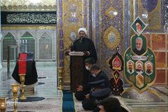 آیین تعویض پرچم و اقامه عزا در حرم حضرت معصومه(س)