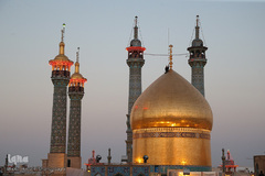 آیین تعویض پرچم و اقامه عزا در حرم حضرت معصومه(س)