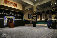 مراسم عزاداری شب تاسوعا با حضور رهبر معظم انقلاب