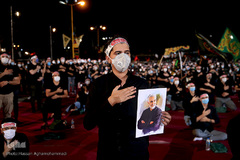 عزاداری شب تاسوعای حسینی هیات «ریحانة الحسین(ع)» با مداحی سیدمجید بنی فاطمه در پارک ارم تهران