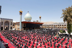 عزاداری ظهر عاشورا در حرم شاهچراغ(ع)