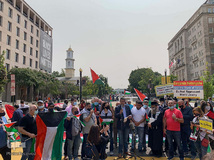 تجمع معترضان به امضای توافق ننگین سازش با رژیم صهیونیستی مقابل کاخ سفید