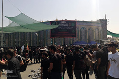 با زائرین پیاده روی اربعین حسینی