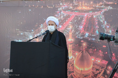 اهتزاز پرچم عزای اربعین در بین الحرمین شیراز