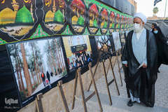 اهتزاز پرچم عزای اربعین در بین الحرمین شیراز