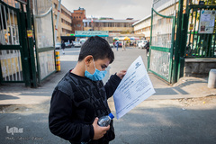 کرونا، خرده ویروسی که تمام سپاهیانش در نیمه یک لیوان نمی‌گنجد بعد از فتح تمام دنیاهای پیرامون انسان، حتی از دنیای کودکان نیز گذشت نمی‌کند.