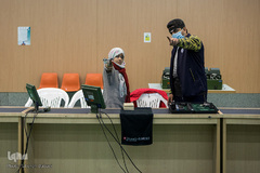 جواد گاهی به هانیه هم تیراندازی آموزش می‌دهد