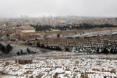 بارش کم سابقه برف در بیت المقدس