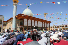 تحویل سال نو در شاهچراغ (ع)