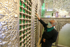 آیین گلاب شویی گنبد حرم مطهر شاهچراغ‎ (ع)