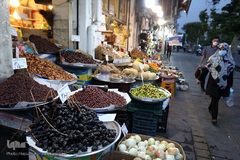 تکاپوی سفره افطار اولین شب ماه مبارک رمضان