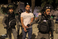 یورش وحشیانه صهیونیستها به فلسطینیان در مسجدالاقصی