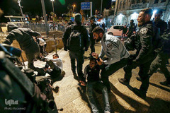 یورش وحشیانه صهیونیستها به فلسطینیان در مسجدالاقصی