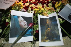 مراسم یادبود قربانیان حادثه تروریستی مدرسه دخترانه سیدالشهدای کابل در میدان آزادی