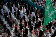 اقامه نماز عید فطر در حرم کریمه اهل بیت (س)