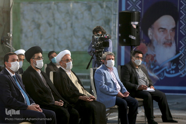 سمینار بین‌المللی «امام خمینی(ره) و دنیای معاصر» در حرم مطهر بنیانگذار جمهوری اسلامی ایران