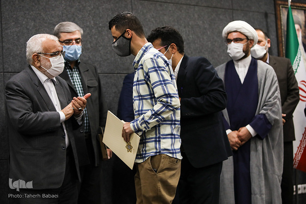 مراسم تجلیل از خادمان قرآنی تحت حمایت کمیته امداد