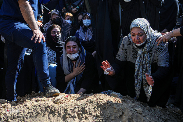  مادر مرحومه ریحانه یاسینی