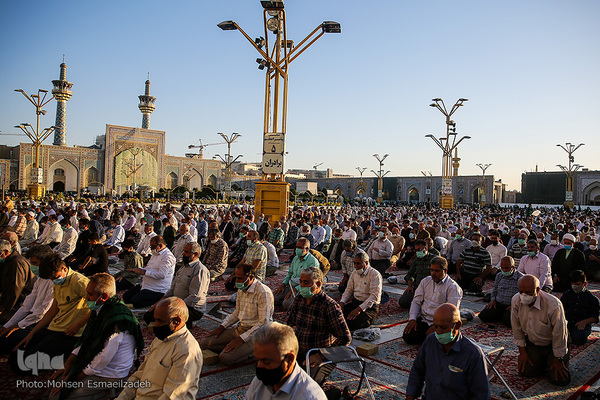 اقامه نماز عید قربان در حرم امام رضا(ع)