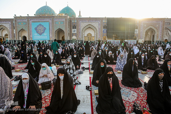 اقامه نماز عید قربان در حرم امام رضا(ع)