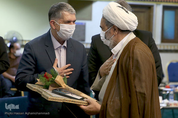 بیست و ششمین دوره آیین تکریم خادمان قرآن کریم