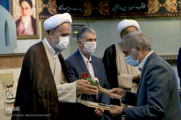 بیست و ششمین دوره آیین تکریم خادمان قرآن کریم