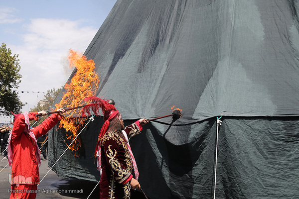 آئین خیمه سوزان ظهر عاشورا در بازار تهران