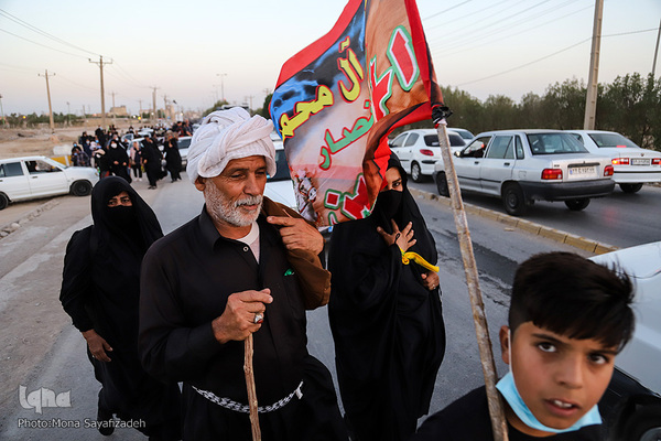 ازدحام زائرین اربعین در پشت مرز بسته شلمچه