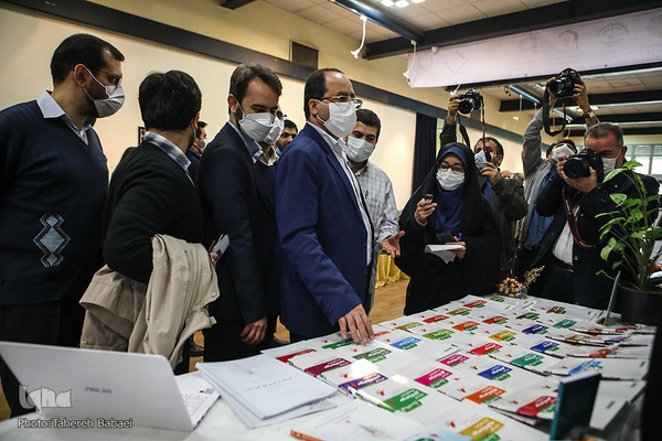 نمایشگاه مدرسه دانشجویی قرآن و عترت دانشگاه تهران