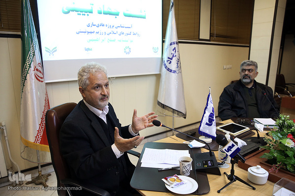 سید وحید کریمی، دیپلمات و کارشناس ارشد مطالعات آمریکا 