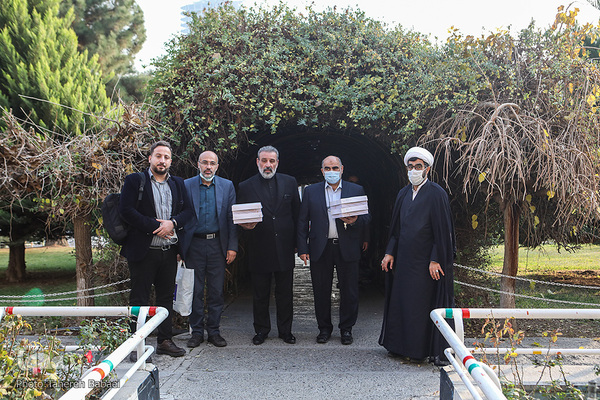 تجلیل و تکریم از مقام شامخ پرستاران و مدافعان سلامت به‌ویژه پرستاران نمونه قرآنی