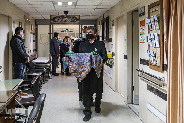 تجلیل و تکریم از مقام شامخ پرستاران و مدافعان سلامت به‌ویژه پرستاران نمونه قرآنی