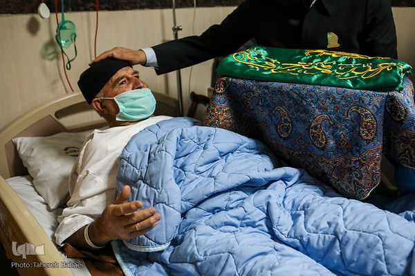 تجلیل و تکریم از مقام شامخ پرستاران و مدافعان سلامت به‌ویژه پرستاران نمونه قرآنی