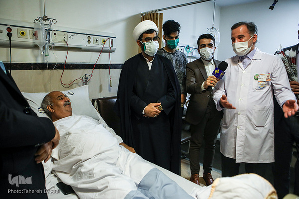 تجلیل و تکریم از مقام شامخ پرستاران و مدافعان سلامت به‌ویژه پرستاران نمونه قرآنی