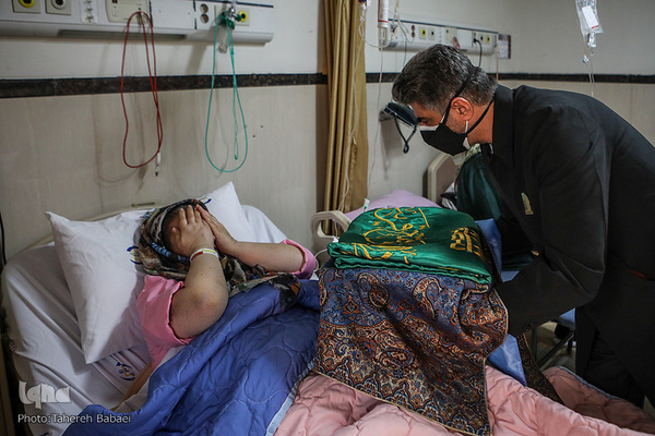 تجلیل و تکریم از مقام شامخ پرستاران و مدافعان سلامت به‌ویژه پرستاران نمونه قرآنی