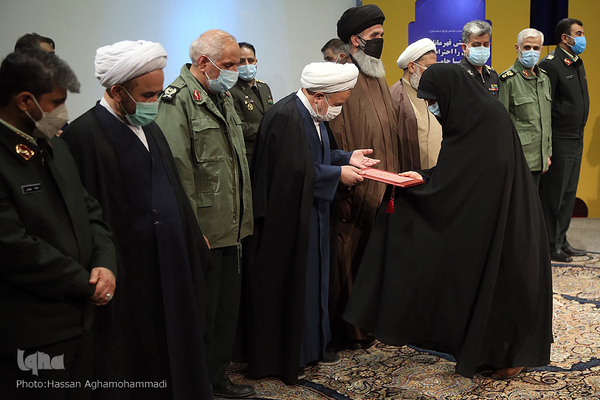 مراسم اختتامیه سیزدهمین دوره مسابقات قرآن بانوان شاغل و سومین دوره همسران کارکنان نیروهای مسلح