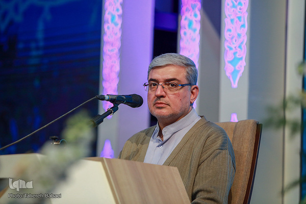 نشست صمیمی رئیس مرکز امور قرآنی سازمان اوقاف و امور خیریه با متسابقان