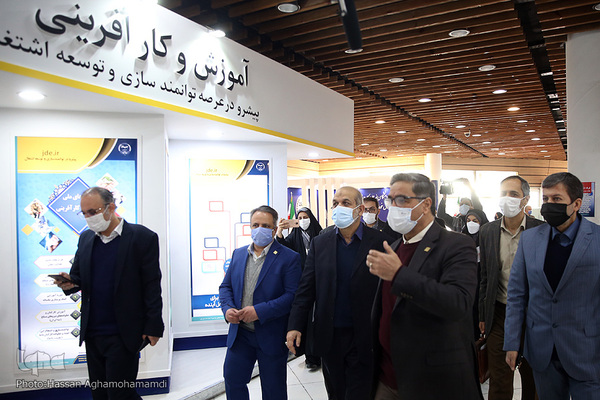 بازدید احمد وحیدی، وزیر کشور از نمایشگاه توانمندی‌ها و دستاوردهای جهاددانشگاهی