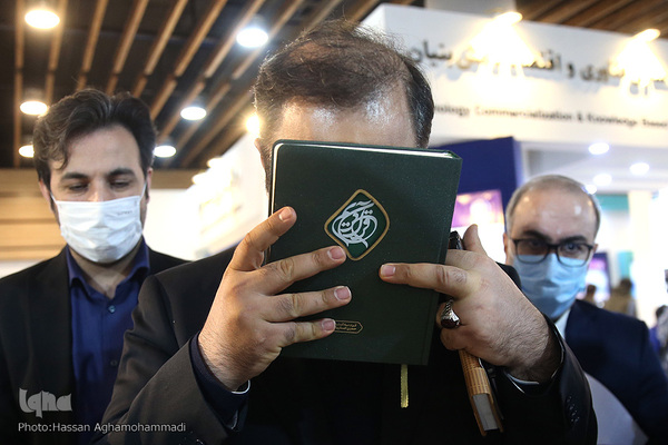 غرفه ایکنا در نمایشگاه دستاوردهای جهاددانشگاهی