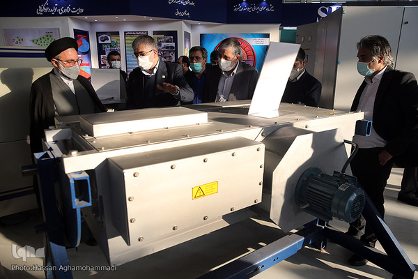 بازدید حجت الاسلام والمسلمین مهدی خاموشی، رییس سازمان اوقاف و امور خیریه از نمایشگاه دستاوردها و توانمندی‌های جهاددانشگاهی