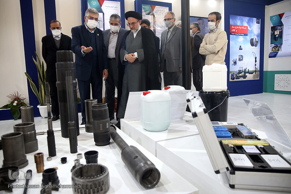 بازدید حجت الاسلام والمسلمین مهدی خاموشی، رییس سازمان اوقاف و امور خیریه از نمایشگاه دستاوردها و توانمندی‌های جهاددانشگاهی