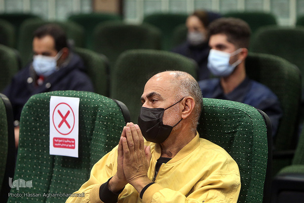 محفل انس با قران کاروان قرآنی انقلاب در کارخانجات گروه صنعتی شیشه کاوه فلوت