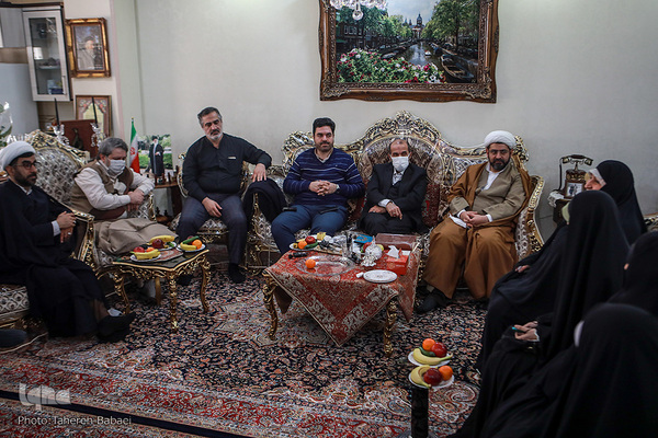 مراسم دیدار با چهار مادر قرآن و خانواده شهید