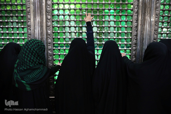 مراسم بزرگداشت چهل‌وسومین سالگرد ورود امام خمینی(ره) به میهن اسلامی در حرم مطهر  بنیانگذار جمهوری اسلامی