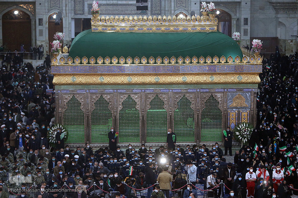مراسم بزرگداشت چهل‌وسومین سالگرد ورود امام خمینی(ره) به میهن اسلامی در حرم مطهر  بنیانگذار جمهوری اسلامی