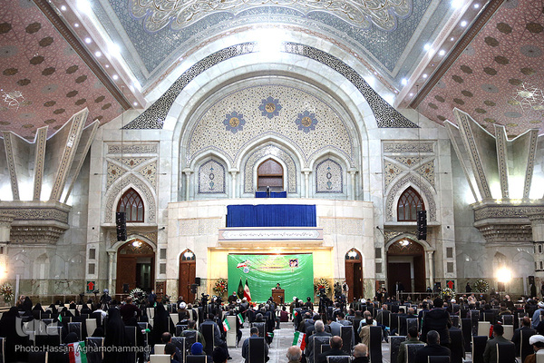 مراسم بزرگداشت چهل‌وسومین سالگرد ورود امام خمینی(ره) به میهن اسلامی در حرم مطهر  بنیانگذار جمهوری اسلامی