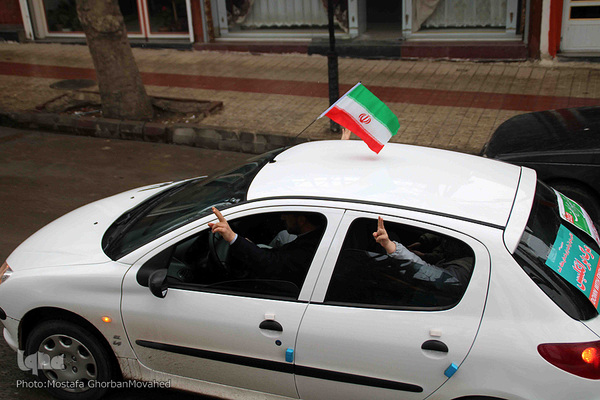 رژه خودرویی و موتوری در گرامیداشت یوم الله 22 بهمن در اهر