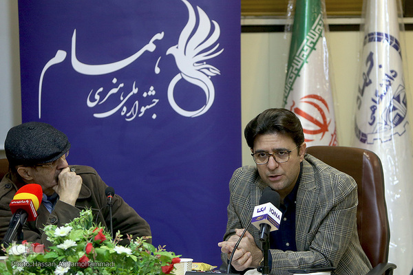 هادی مظفری، مدیرکل هنرهای تجسمی وزارت فرهنگ و ارشاد اسلامی و حبیب‌الله صادقی، عضو شورای سیاست‌گذاری جشنواره همام