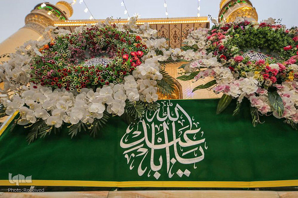 گل آرایی حرم نورانی امیرالمومنین حضرت علی(ع) در اعیاد شعبانیه
