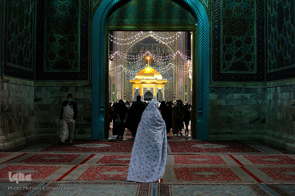 لحظه تحویل سال ۱۴۰۱ در حرم مطهر رضوی